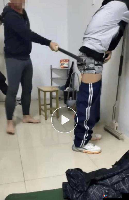 班主任扒裤子打屁股事件：探讨教育方式与学生尊严的平衡